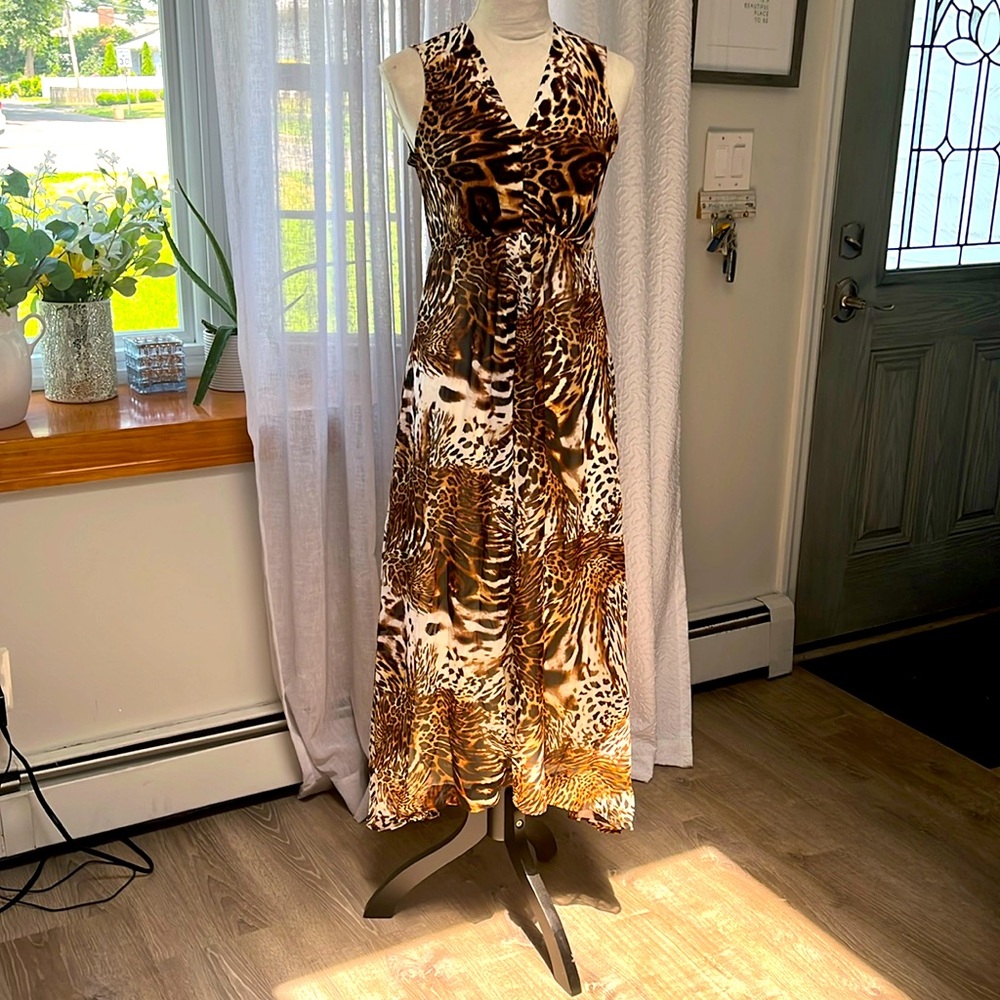 👗🐆Brand New Kate and Mallory Animal Print V Neck Maxi Dress size xs💕💋